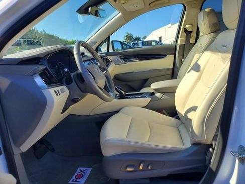 Certified 2024 Cadillac XT6 Premium Luxury w/ LPO, Floor Liner Package AWD/4WD image 25