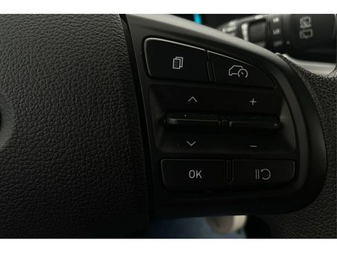 Used 2023 Hyundai Venue SE image 25