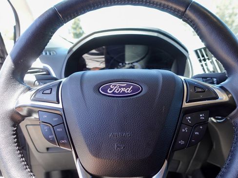 Used 2024 Ford Edge Titanium image 13