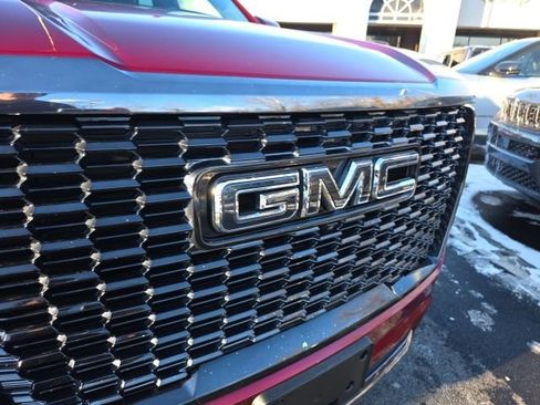 Used 2023 GMC Yukon Denali Ultimate image 32