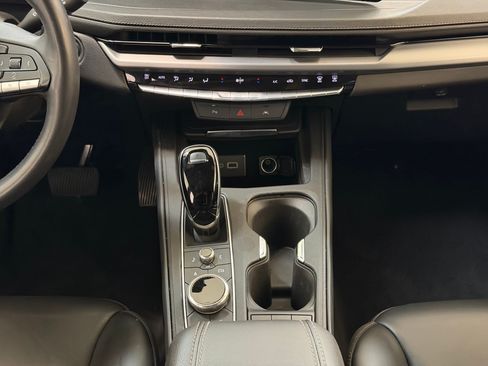 Used 2025 Cadillac XT4 Premium Luxury AWD/4WD image 19