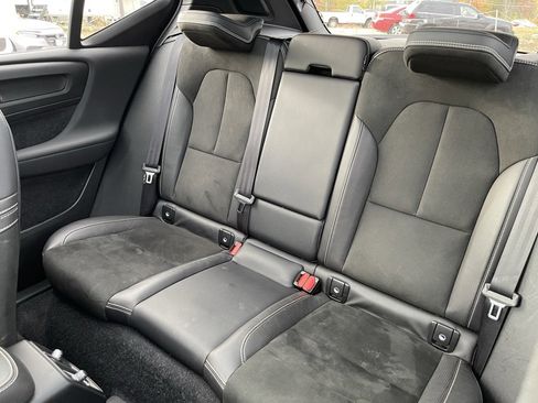 Used 2019 Volvo XC40 T5 R-Design image 44