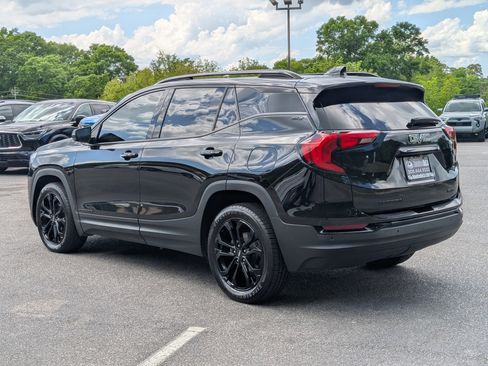 Used 2021 GMC Terrain SLT w/ Elevation Edition image 7