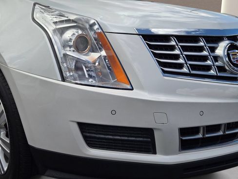 Used 2015 Cadillac SRX Luxury w/ Driver Awareness Package FWD image 2
