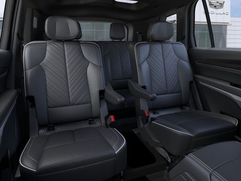 New 2026 Cadillac Vistiq Platinum AWD/4WD image 17