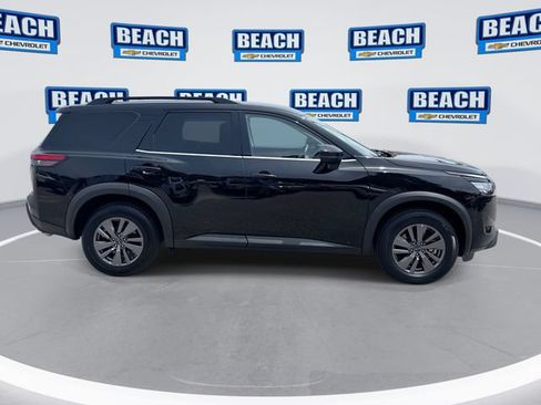 Used 2025 Nissan Pathfinder SV FWD image 9