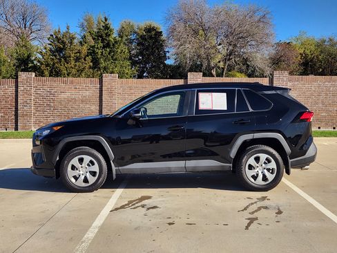 Used 2021 Toyota RAV4 LE w/ Carpet Mat Package (TMS) image 5
