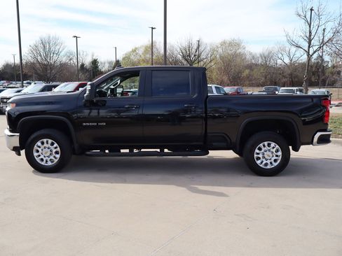 Used 2023 Chevrolet Silverado 3500 LT w/ Convenience Package image 9