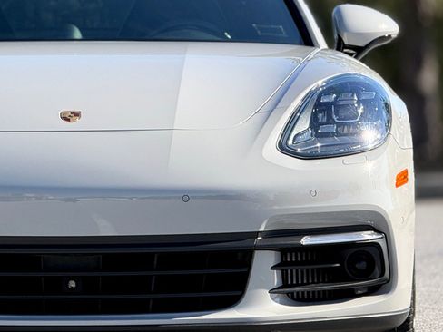 Used 2018 Porsche Panamera 4S image 14