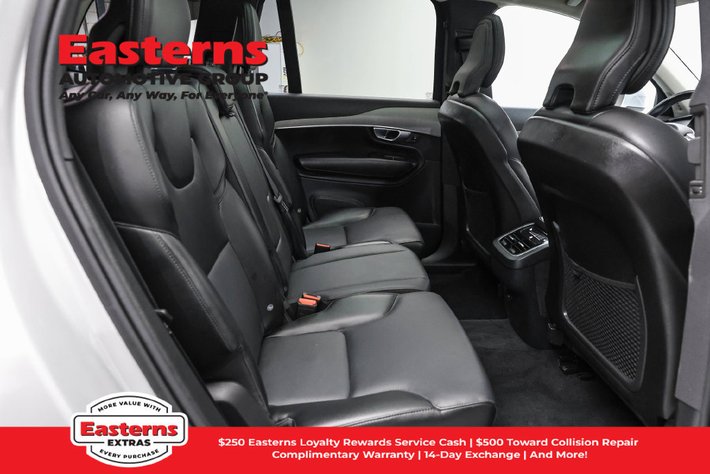 Used 2022 Volvo XC90 T5 Momentum AWD/4WD image 24