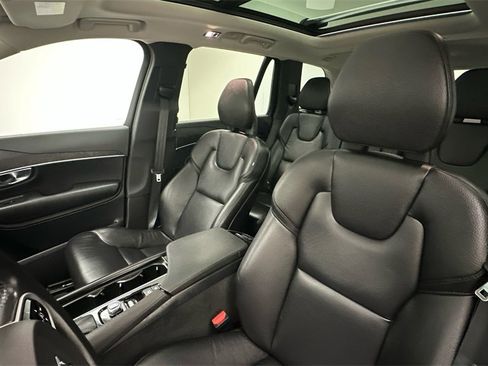 Used 2020 Volvo XC90 T6 Momentum w/ Protection Package image 9