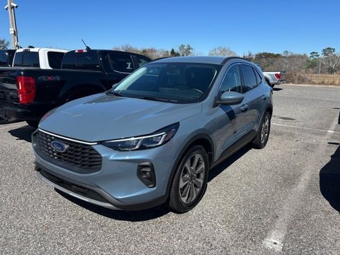 Used 2025 Ford Escape Platinum image 6