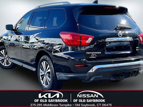 Used 2019 Nissan Pathfinder SV w/ SV Tech Package image 4