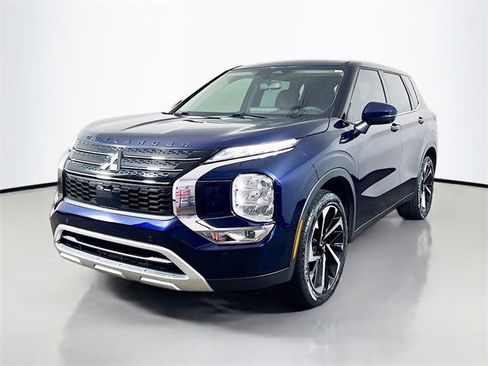 Used 2022 Mitsubishi Outlander SE image 5