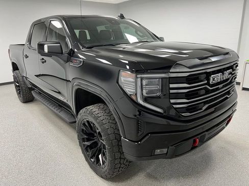 Used 2024 GMC Sierra 1500 AT4 w/ Technology Package image 4