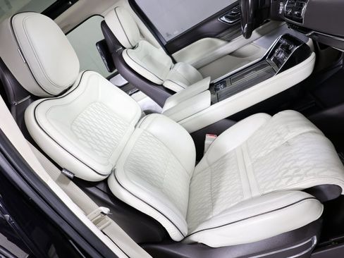 Used 2020 Lincoln Navigator L Black Label w/ Cargo Convenience Package image 42