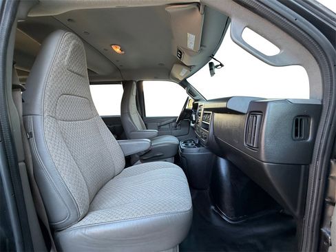 Used 2019 Chevrolet Express 3500 LS image 17