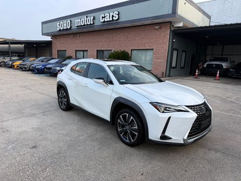 Used 2021 Lexus UX 200 w/ Premium Package FWD image 3