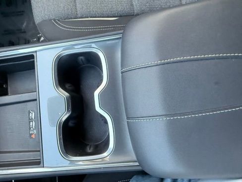 Certified 2025 GMC Acadia Elevation FWD image 33