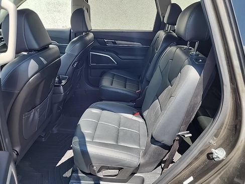 Used 2022 Kia Telluride EX w/ EX Premium Package AWD/4WD image 23