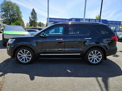 Used 2017 Ford Explorer Limited w/ Equipment Group 301A AWD/4WD image 2
