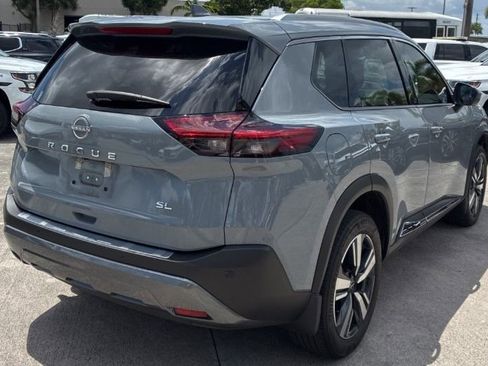 Used 2023 Nissan Rogue SL image 4