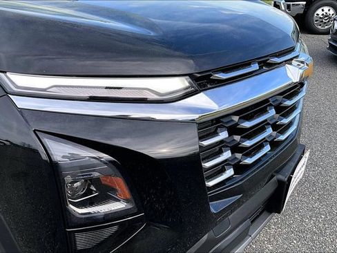 Used 2025 Chevrolet Equinox LT image 28