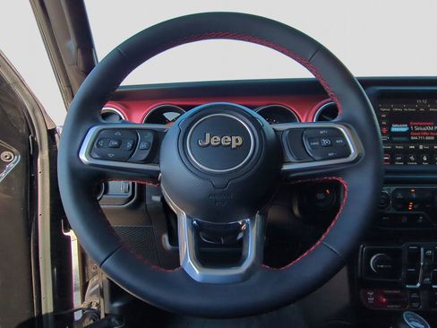 Used 2023 Jeep Gladiator Rubicon w/ Cold Weather Group image 27