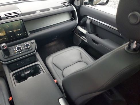 Certified 2023 Land Rover Defender 130 SE image 16