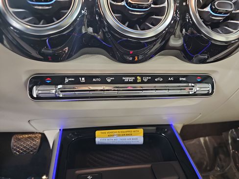 New 2026 Mercedes-Benz GLB 250 image 22