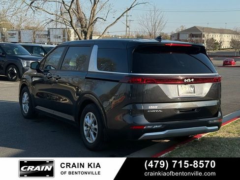 Used 2024 Kia Carnival LX FWD image 5