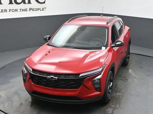 New 2026 Chevrolet Trax LT w/ Driver Confidence Package FWD image 24