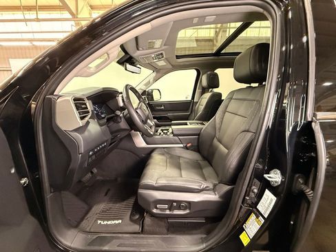 Used 2023 Toyota Tundra Limited image 15
