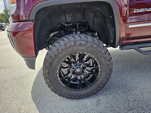 Used 2017 GMC Sierra 2500 Denali w/ Duramax Plus Package image 15