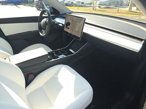 Used 2021 Tesla Model Y Performance image 14