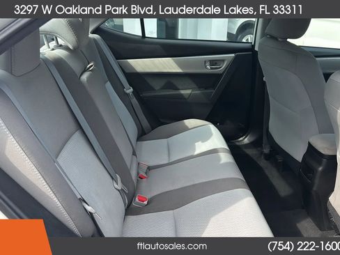 Used 2018 Toyota Corolla LE FWD image 29