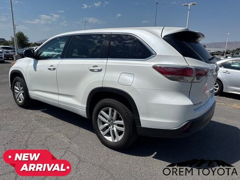 Used 2016 Toyota Highlander LE FWD image 8
