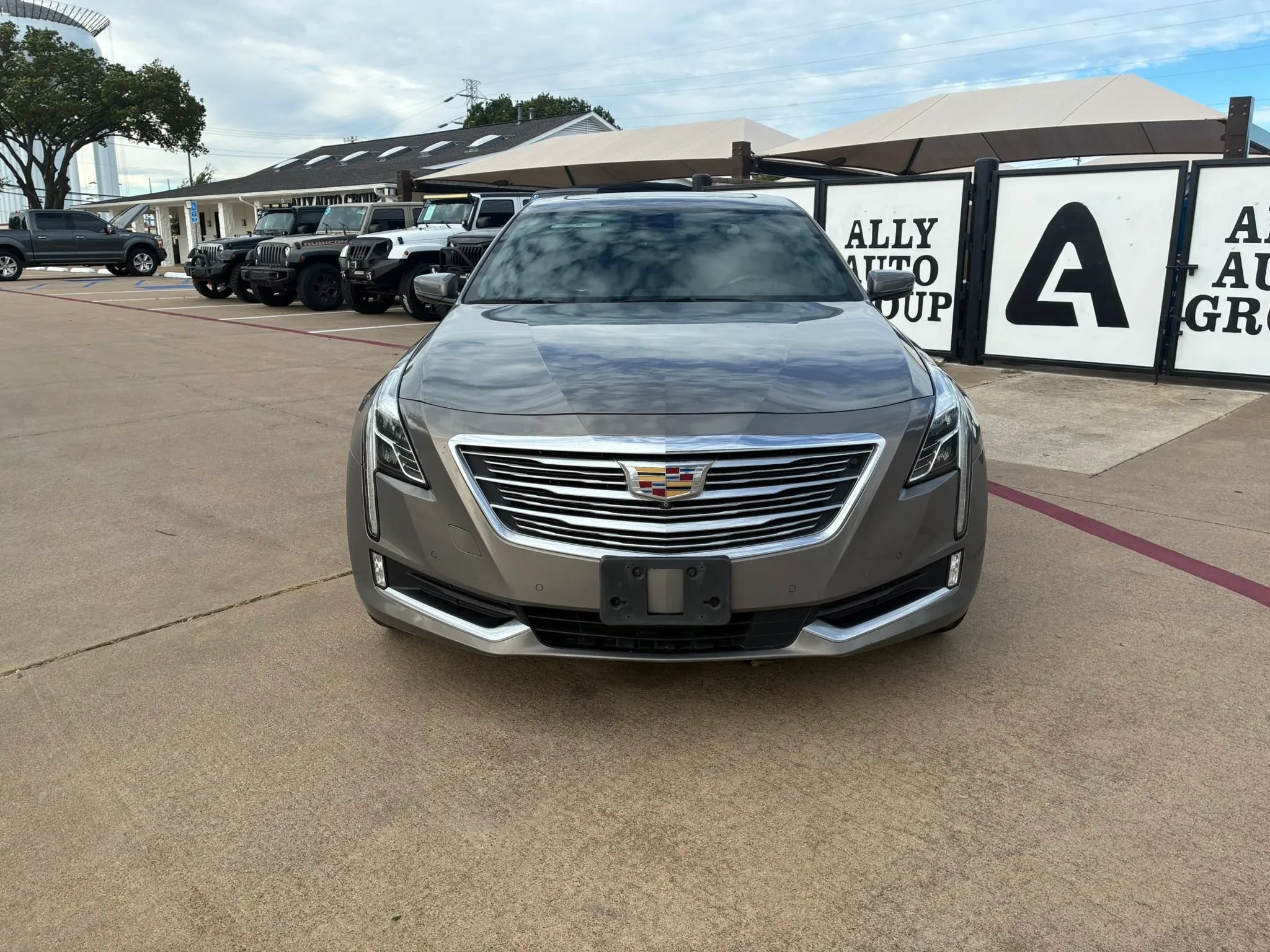 Used 2018 Cadillac CT6 Platinum AWD/4WD image 2
