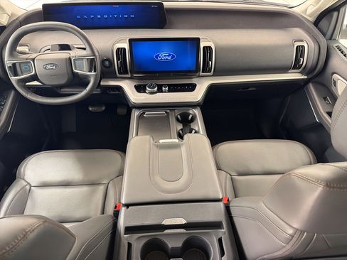 Certified 2025 Ford Expedition Active AWD/4WD image 15