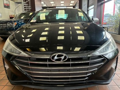 Used 2019 Hyundai Elantra SE w/ Cargo Package FWD image 5