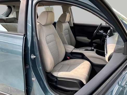 Used 2025 Honda HR-V LX image 9