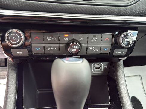 New 2026 Jeep Compass Limited w/ Sun, Sound & Navigation Group AWD/4WD image 26
