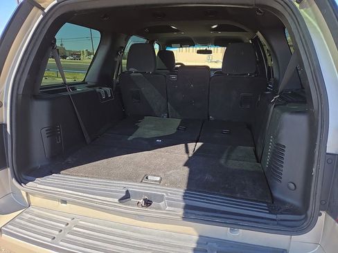 Used 2017 Ford Expedition XLT image 17