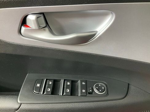 Used 2023 Kia Forte LXS image 13