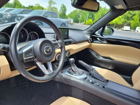 Used 2017 MAZDA MX-5 Miata RF Grand Touring RWD image 10