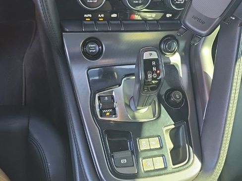 Used 2017 Jaguar F-TYPE R AWD/4WD image 17