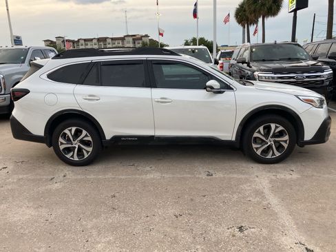 Used 2020 Subaru Outback Limited w/ Popular Package #2 AWD/4WD image 3