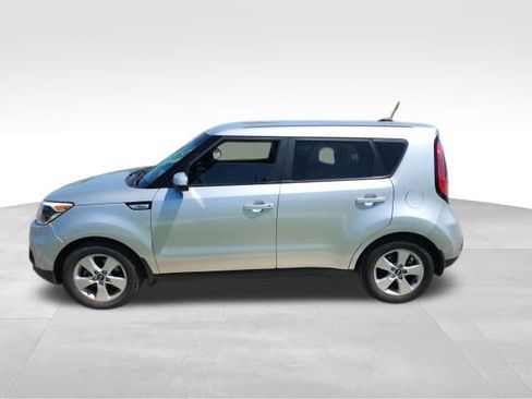 Used 2019 Kia Soul w/ Convenience Package FWD image 6