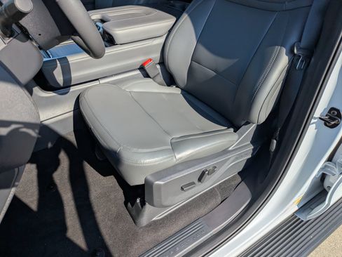 Certified 2026 Ford Expedition Active AWD/4WD image 13