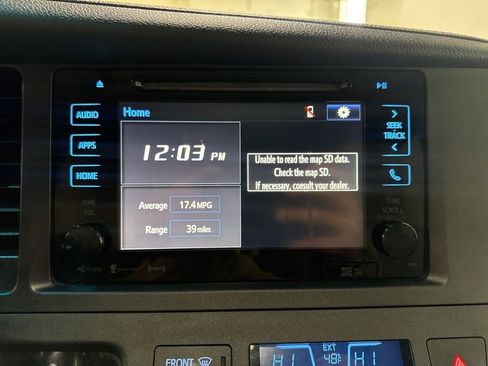Used 2017 Toyota Sienna XLE Premium FWD image 17